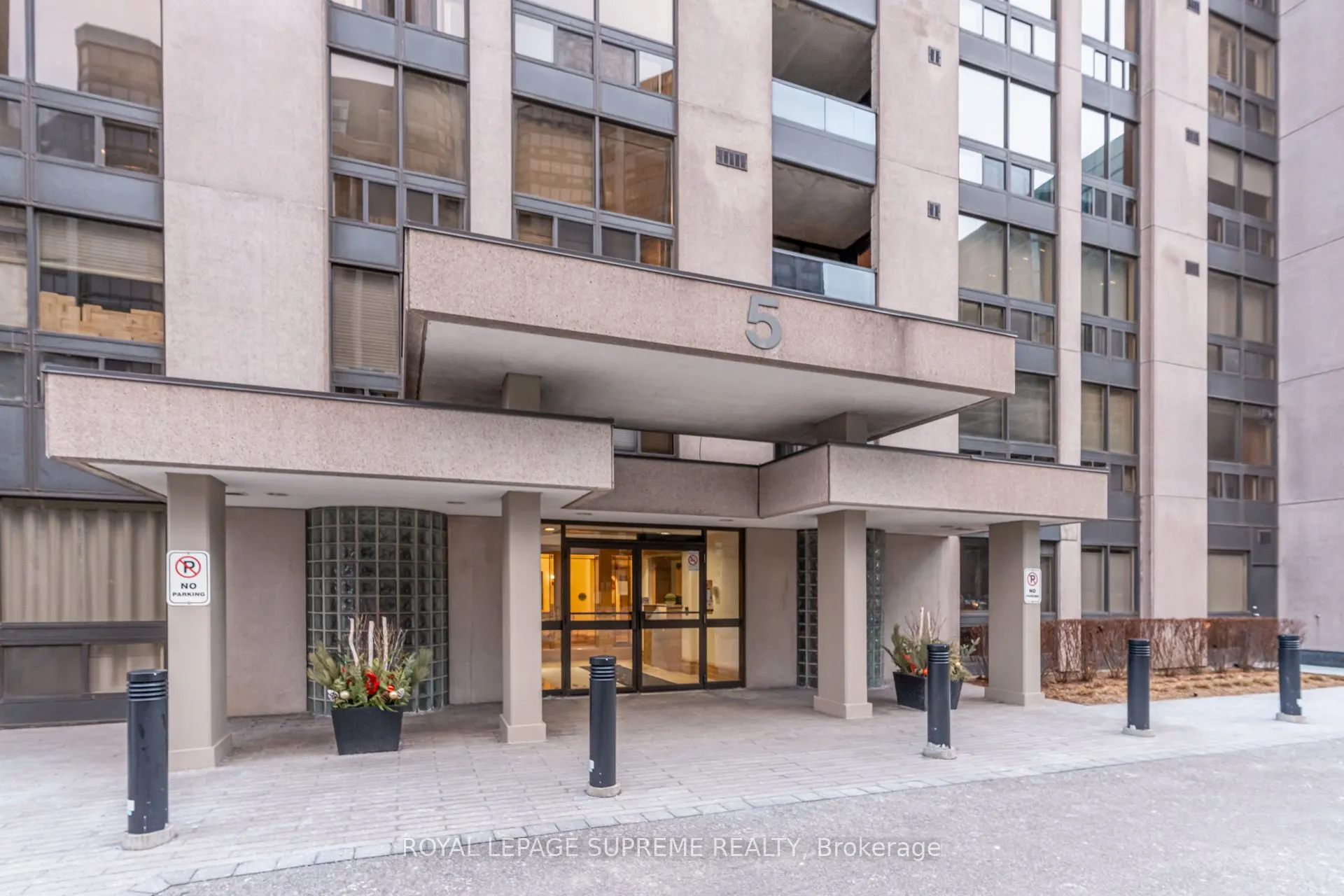 5 Kenneth Avenue #1804