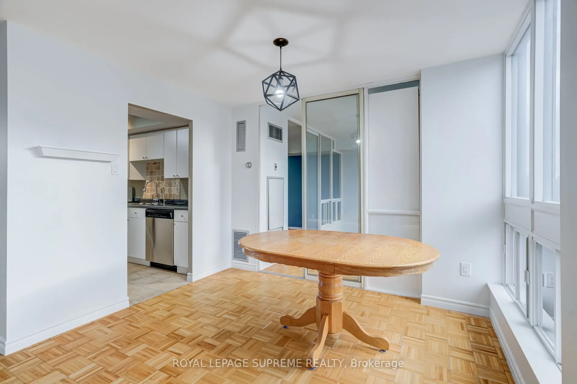 5 Kenneth Avenue #1804