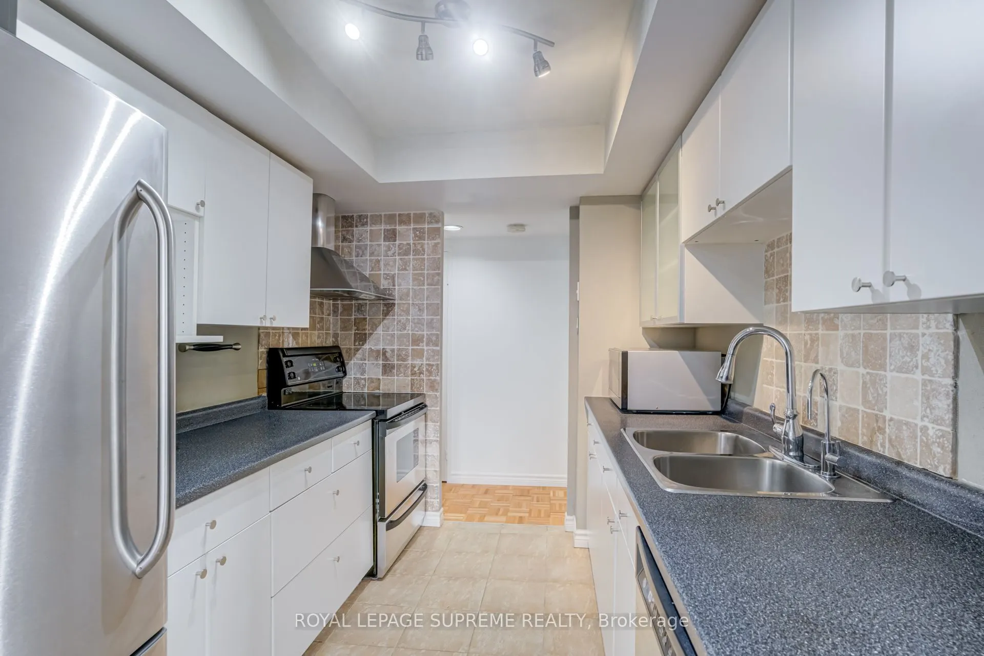 5 Kenneth Avenue #1804
