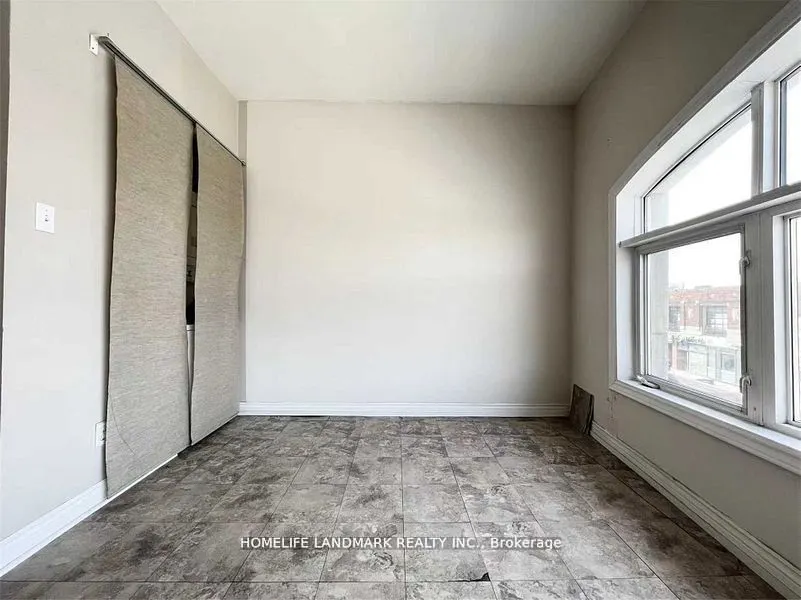 2473 Yonge Street
