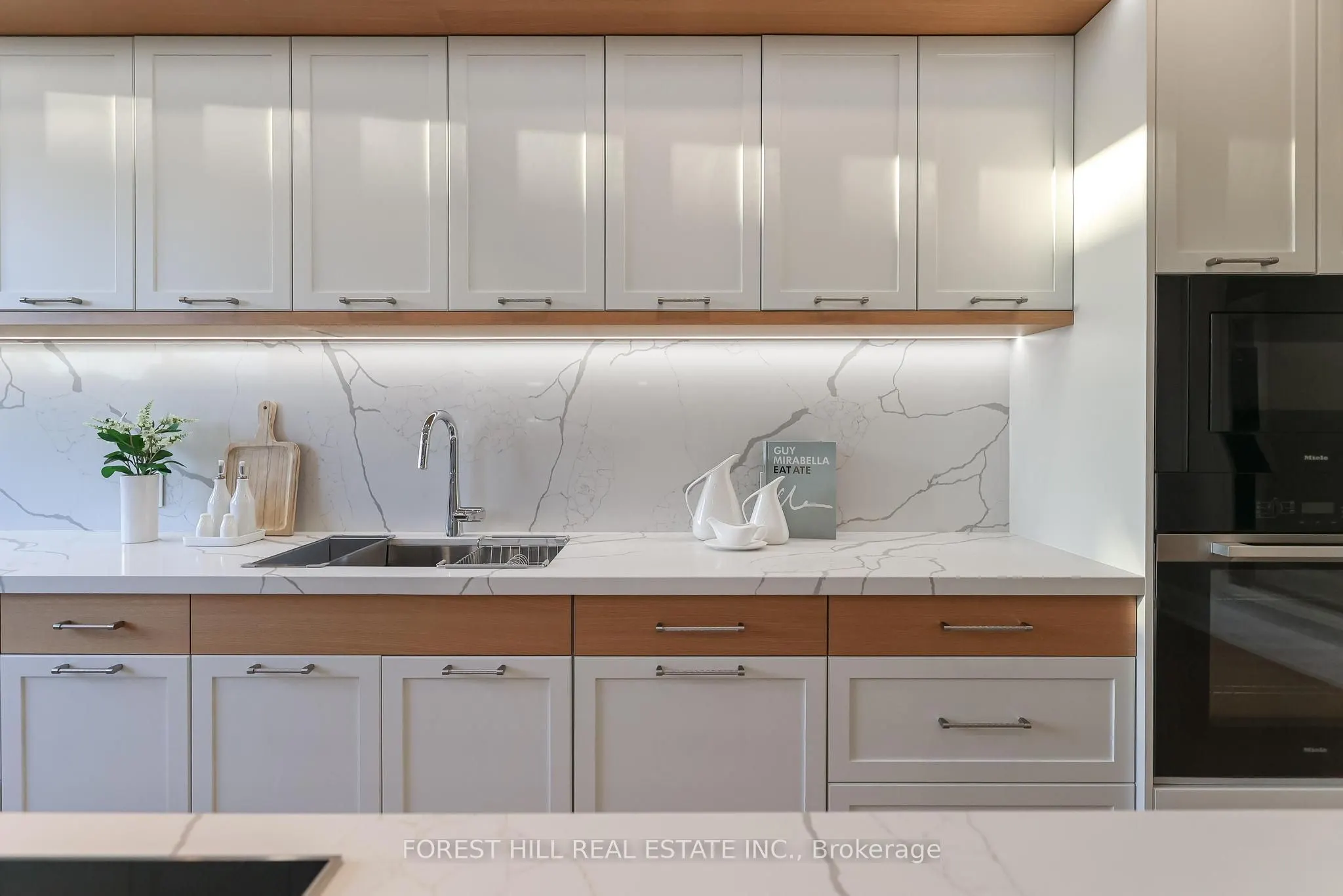 342 Spadina Road #301