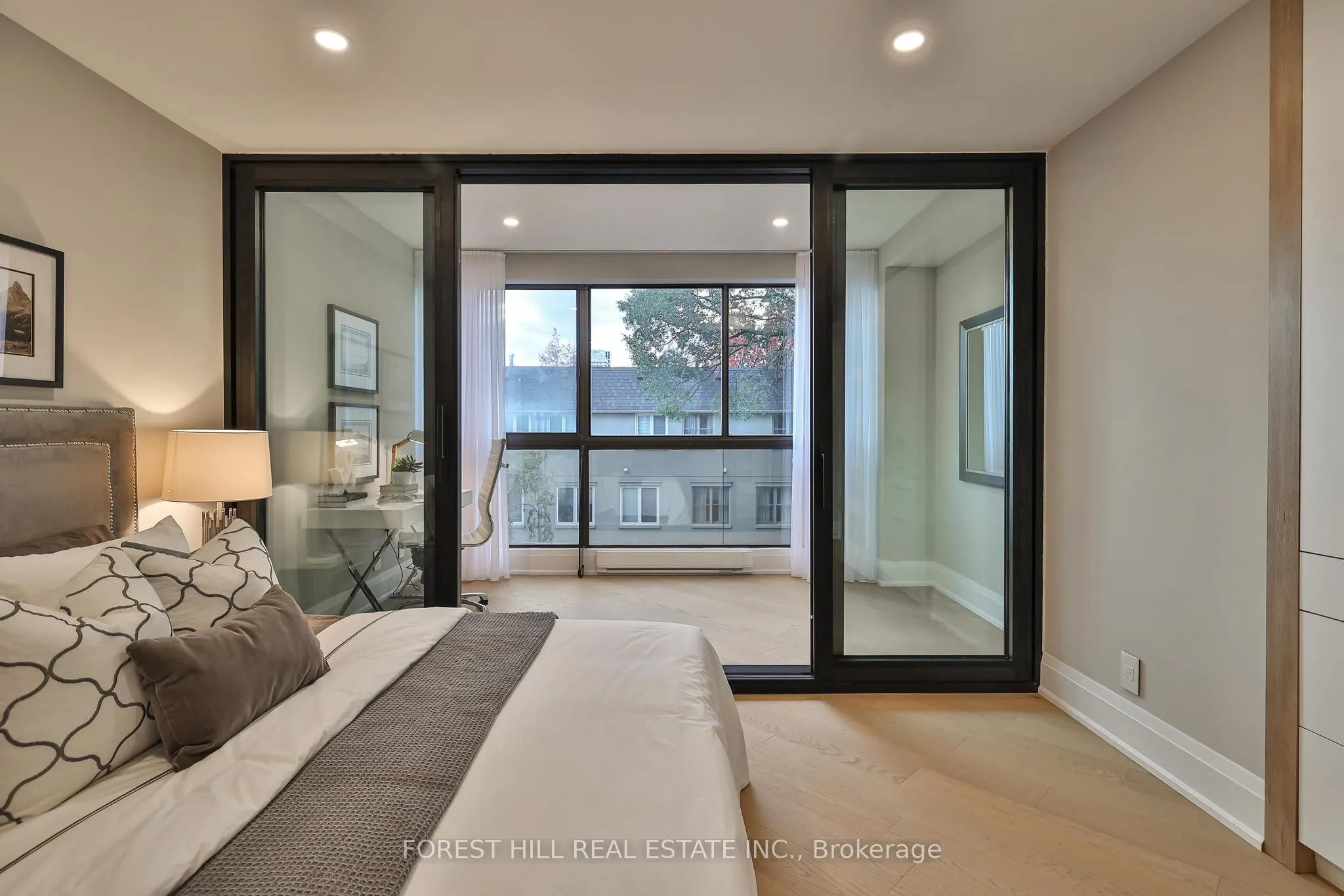 342 Spadina Road #301