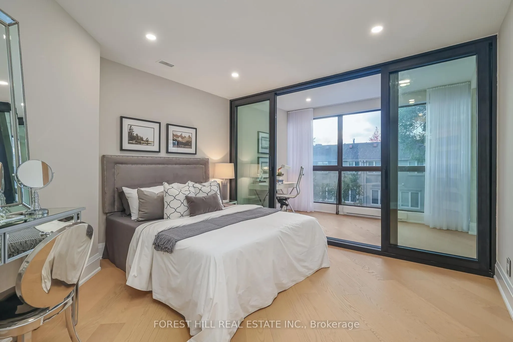 342 Spadina Road #301