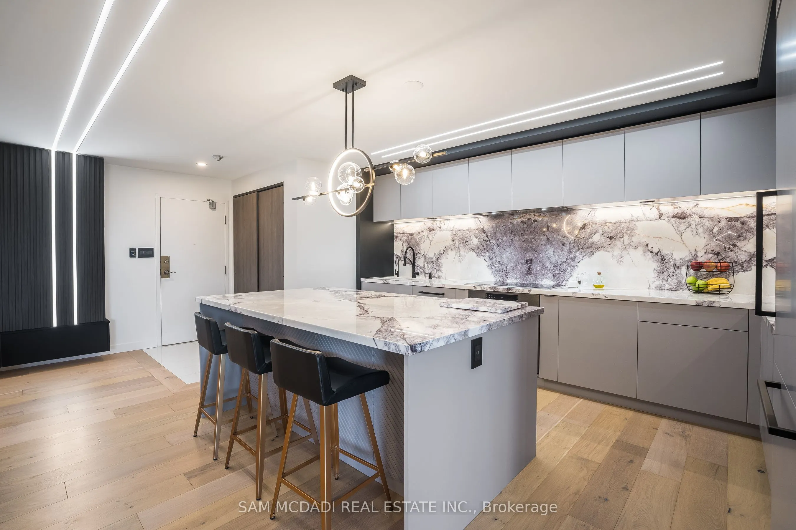 5444 Yonge Street #304