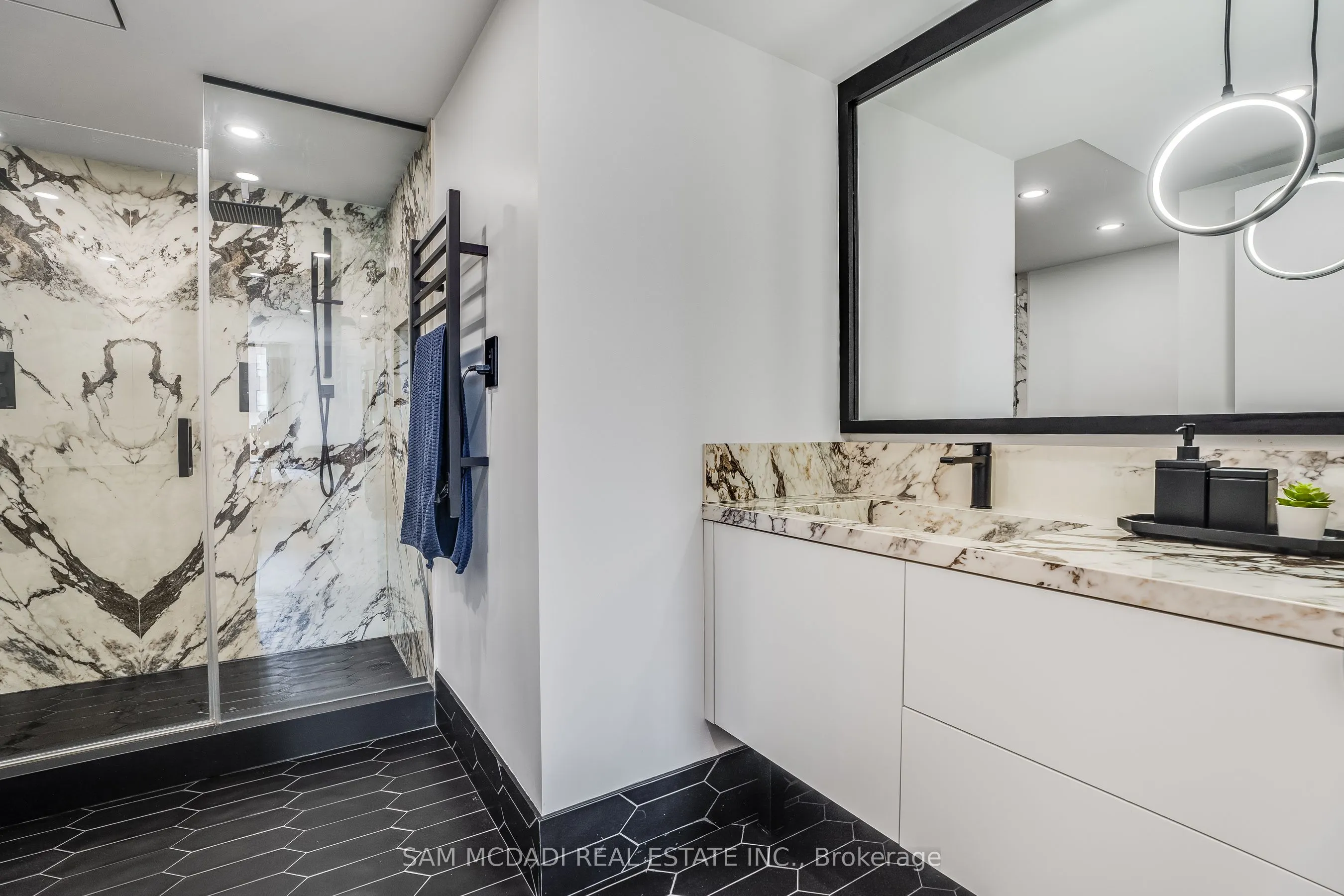 5444 Yonge Street #304