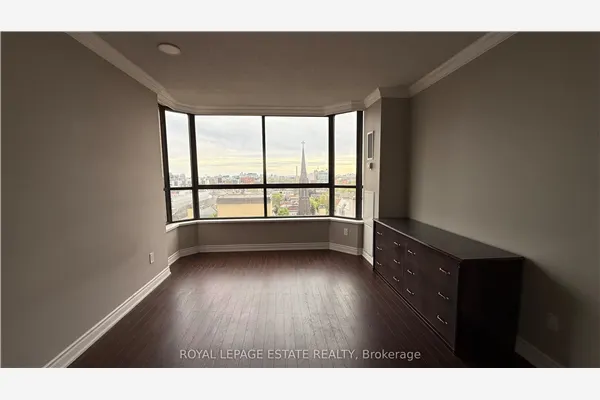 280 Simcoe Street