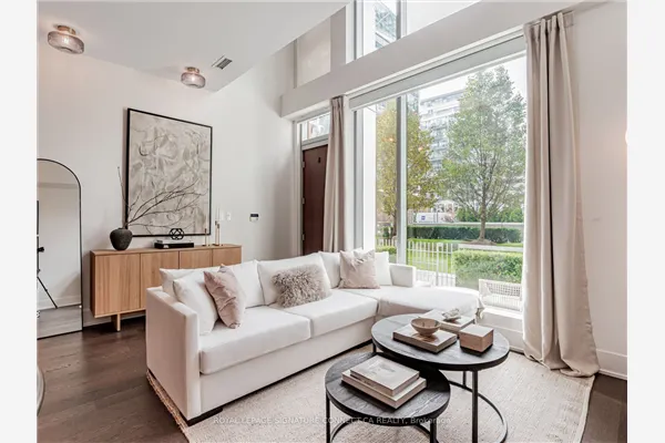 39 Queens Quay E #TH132