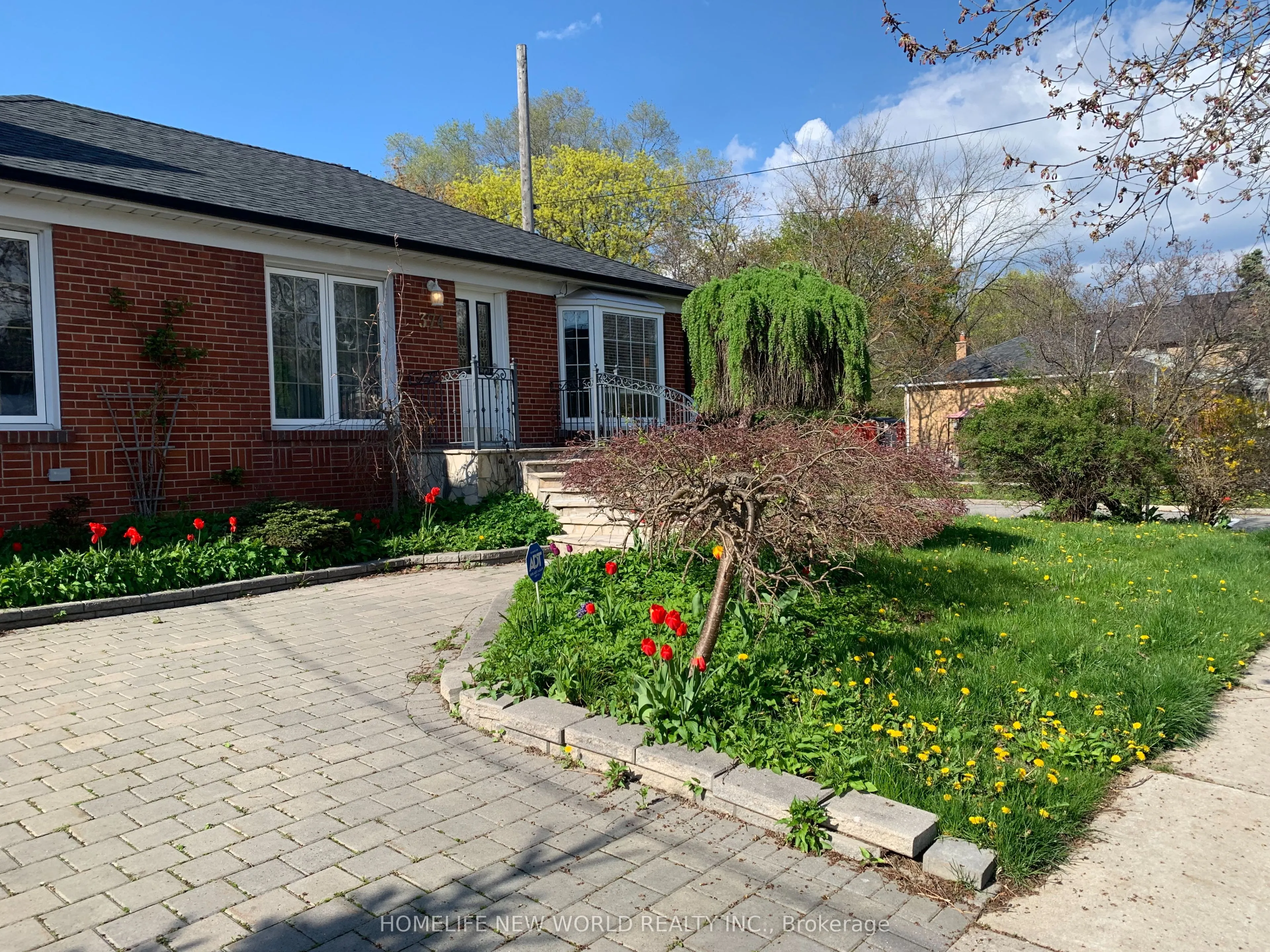 374 Horsham Avenue