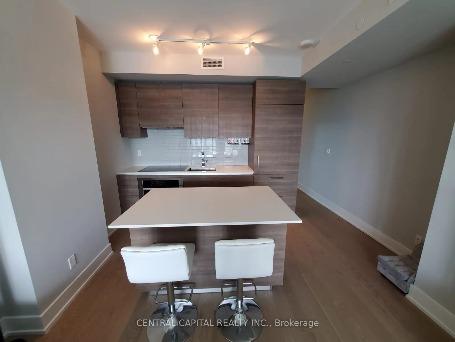 200 Bloor Street W #1501