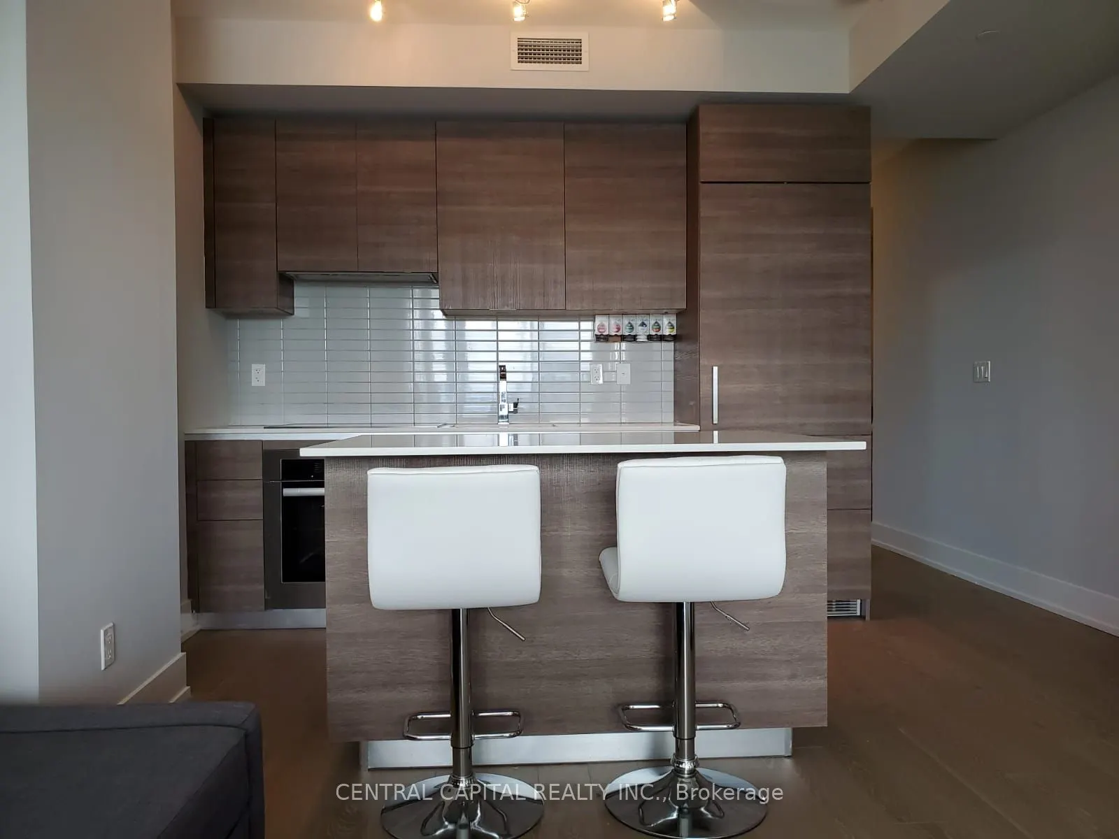 200 Bloor Street W #1501