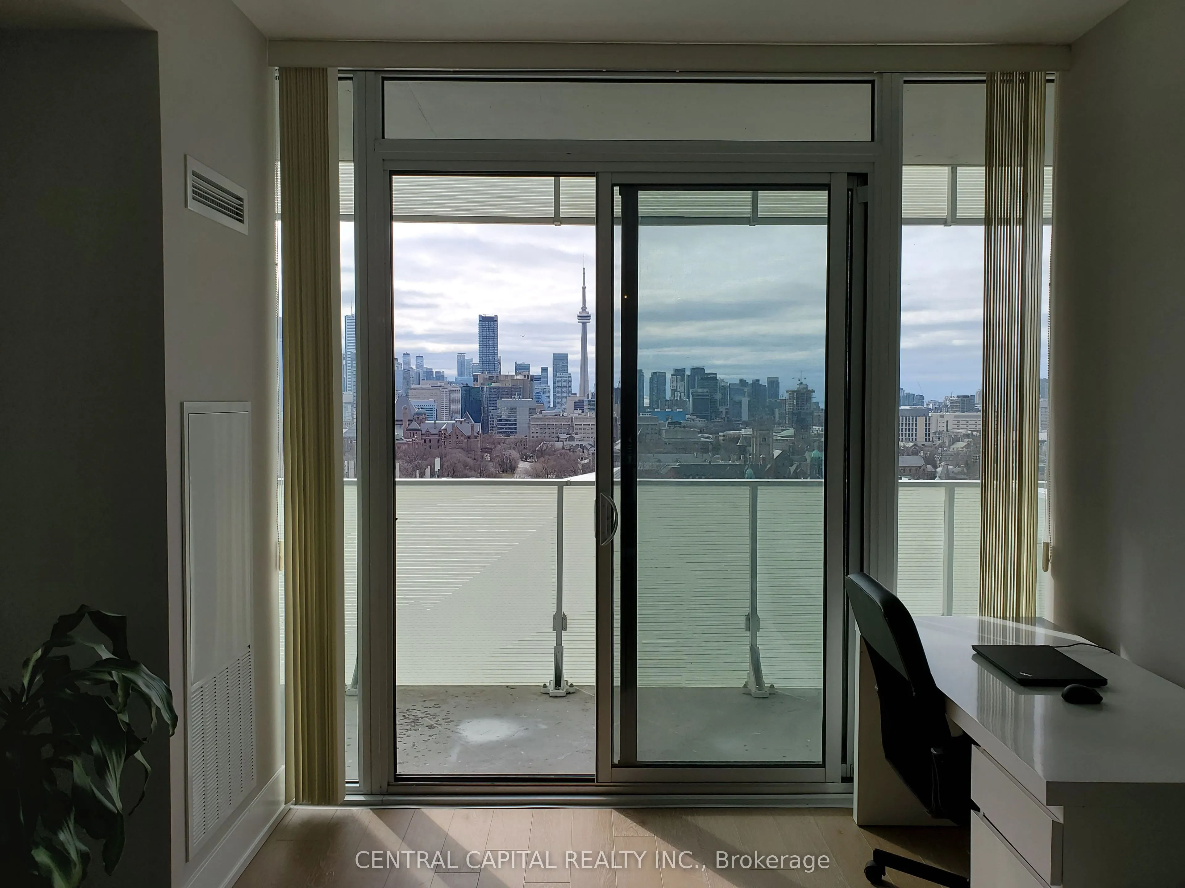200 Bloor Street W #1501