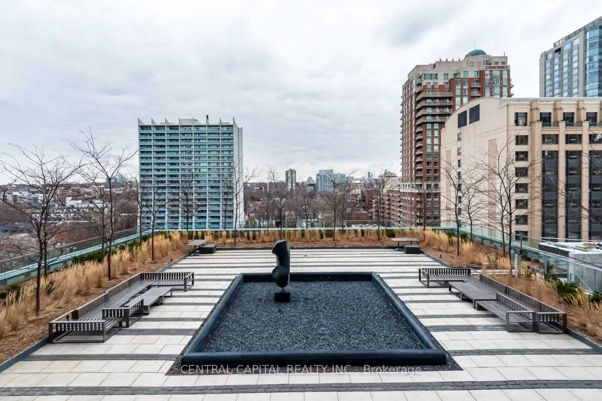 200 Bloor Street W #1501