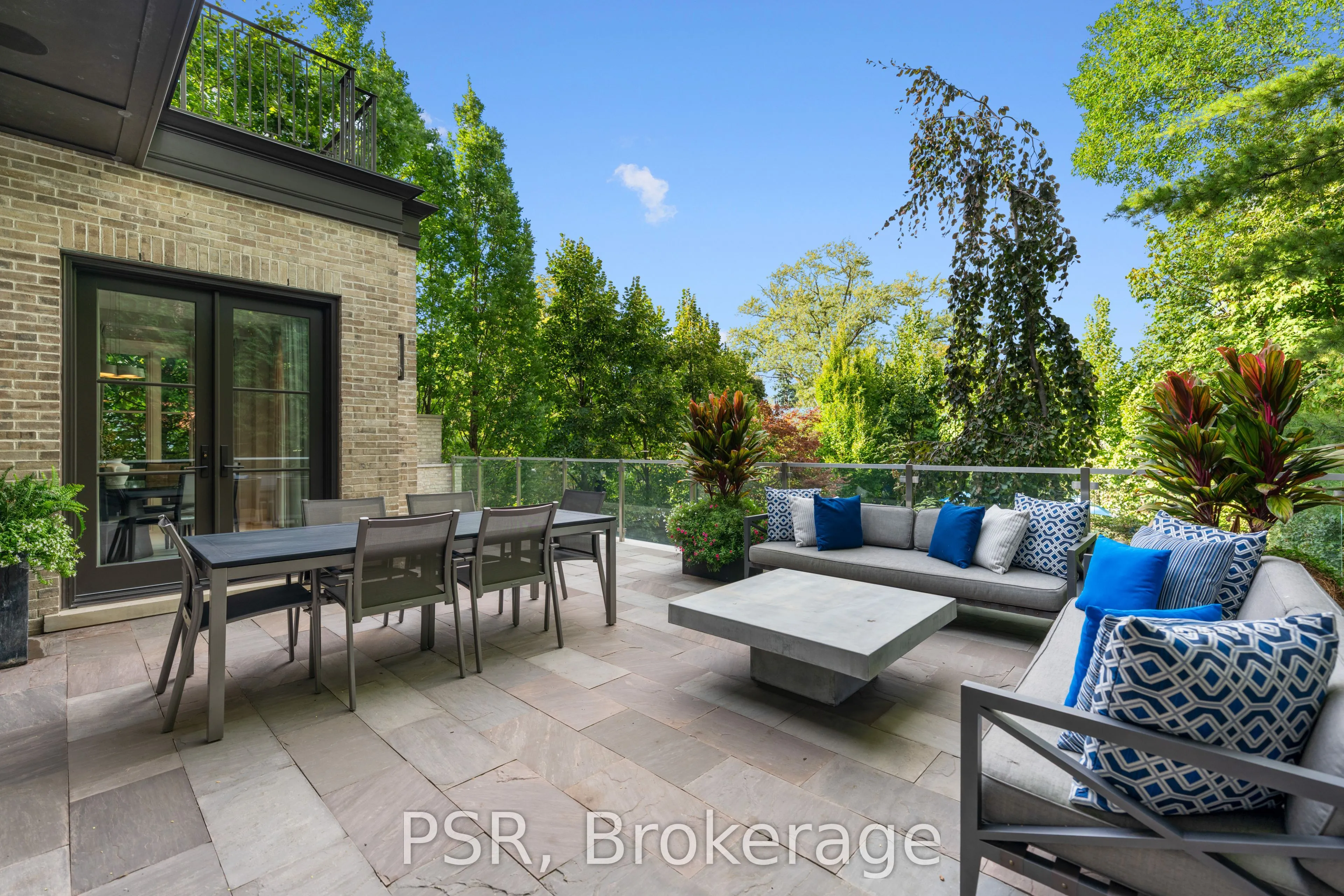 221 Dunvegan Road