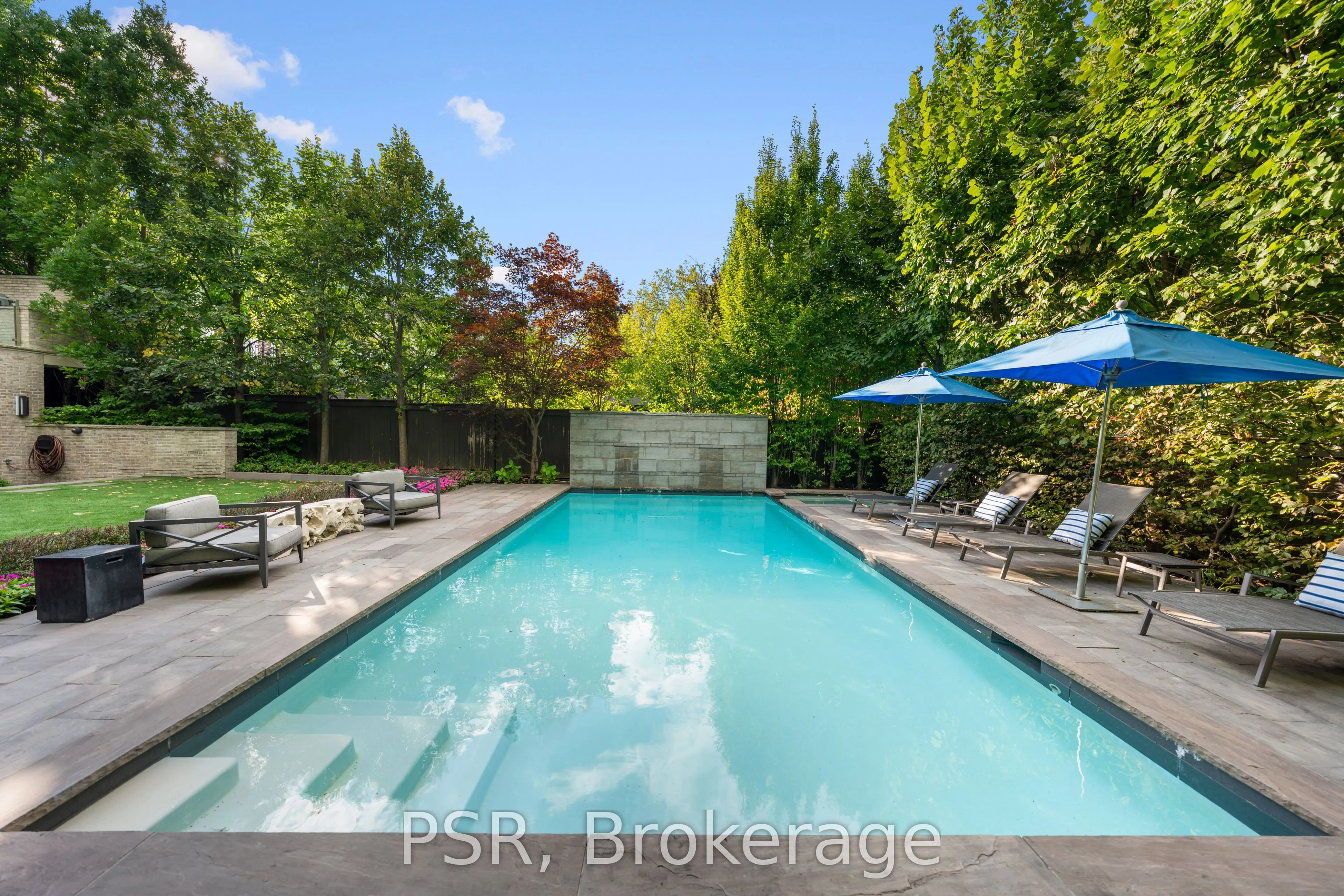 221 Dunvegan Road