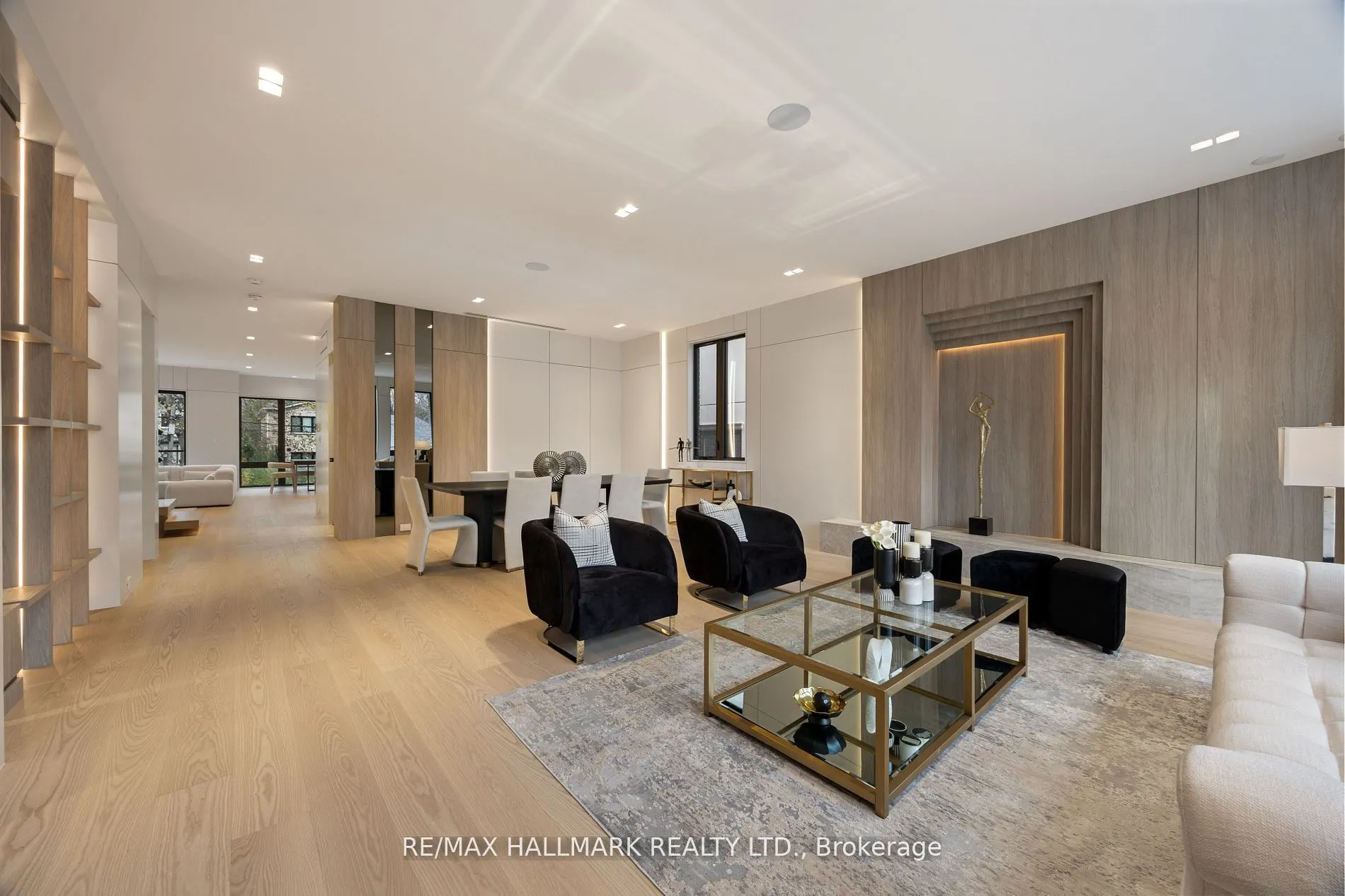 652 Bedford Park Avenue