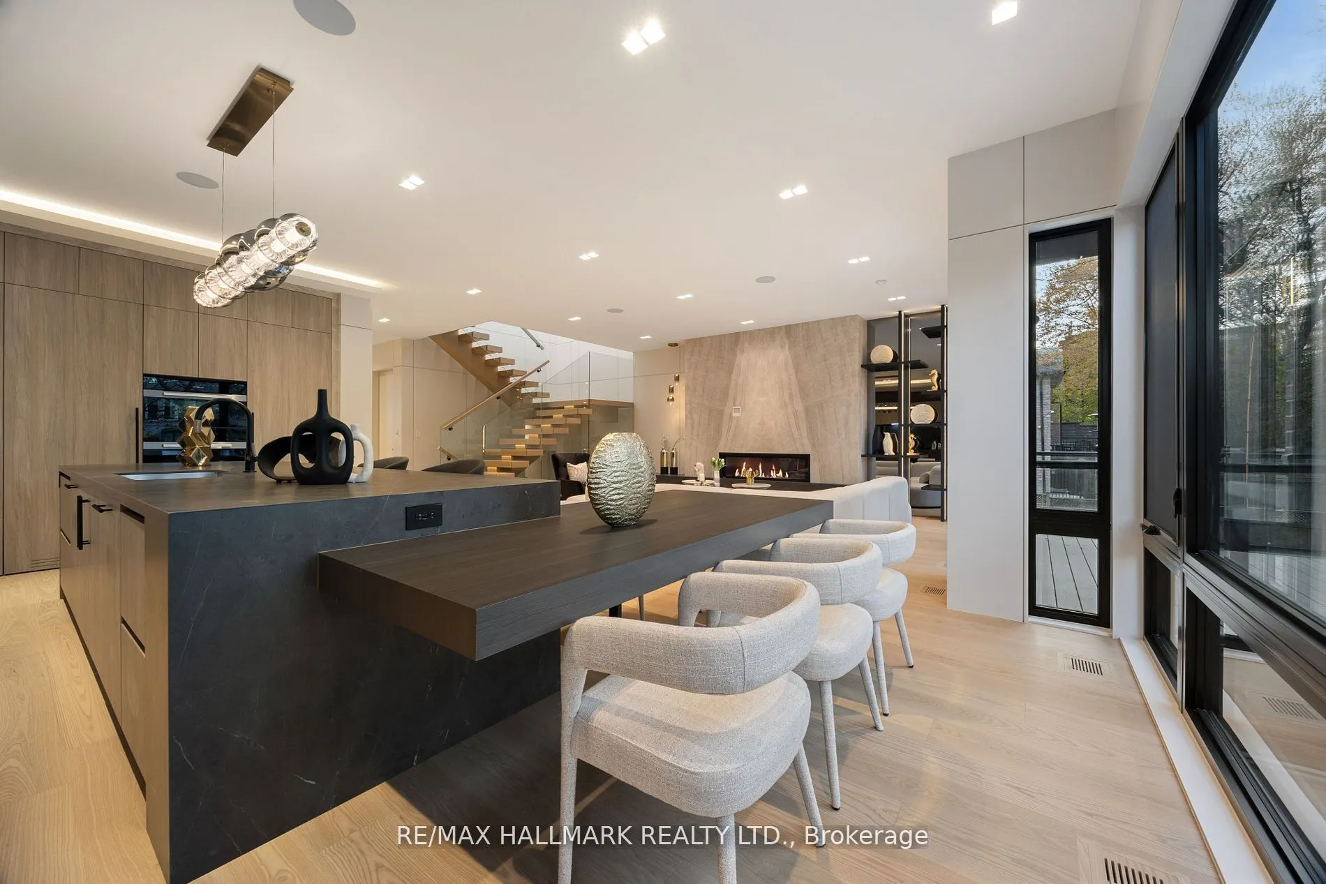 652 Bedford Park Avenue
