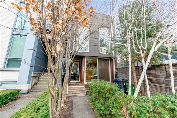 840 Richmond Street W