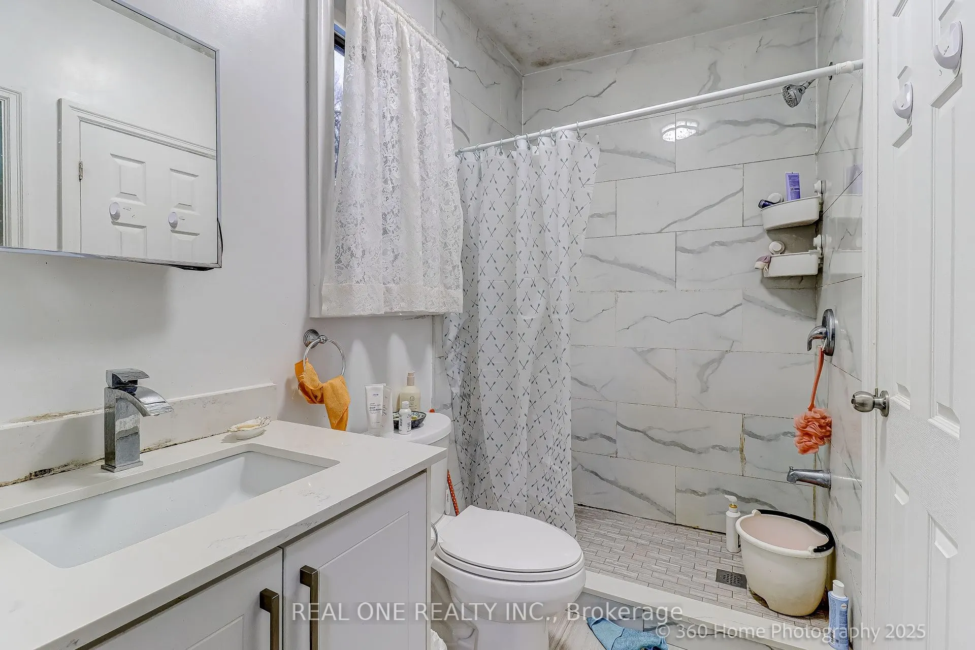 212 Cummer Avenue
