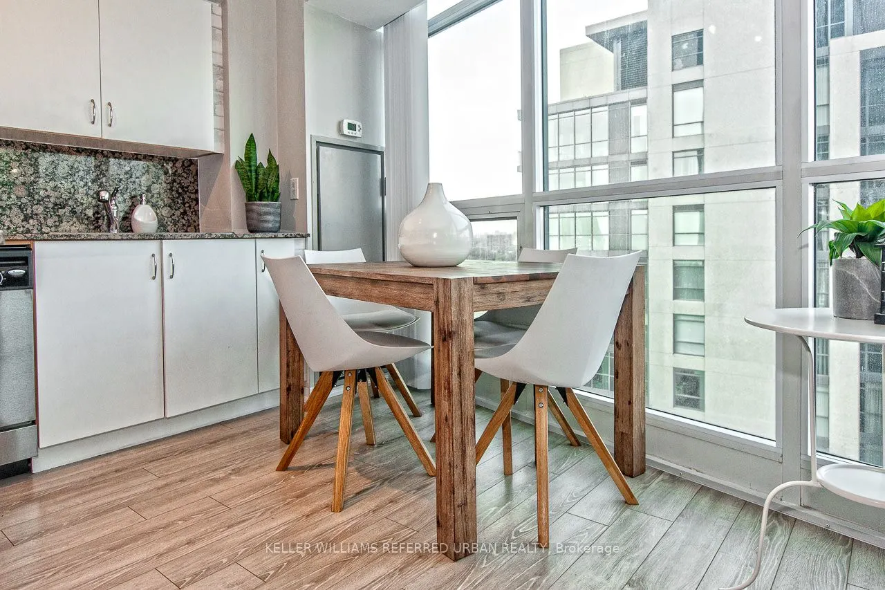 215 Fort York Boulevard #1411