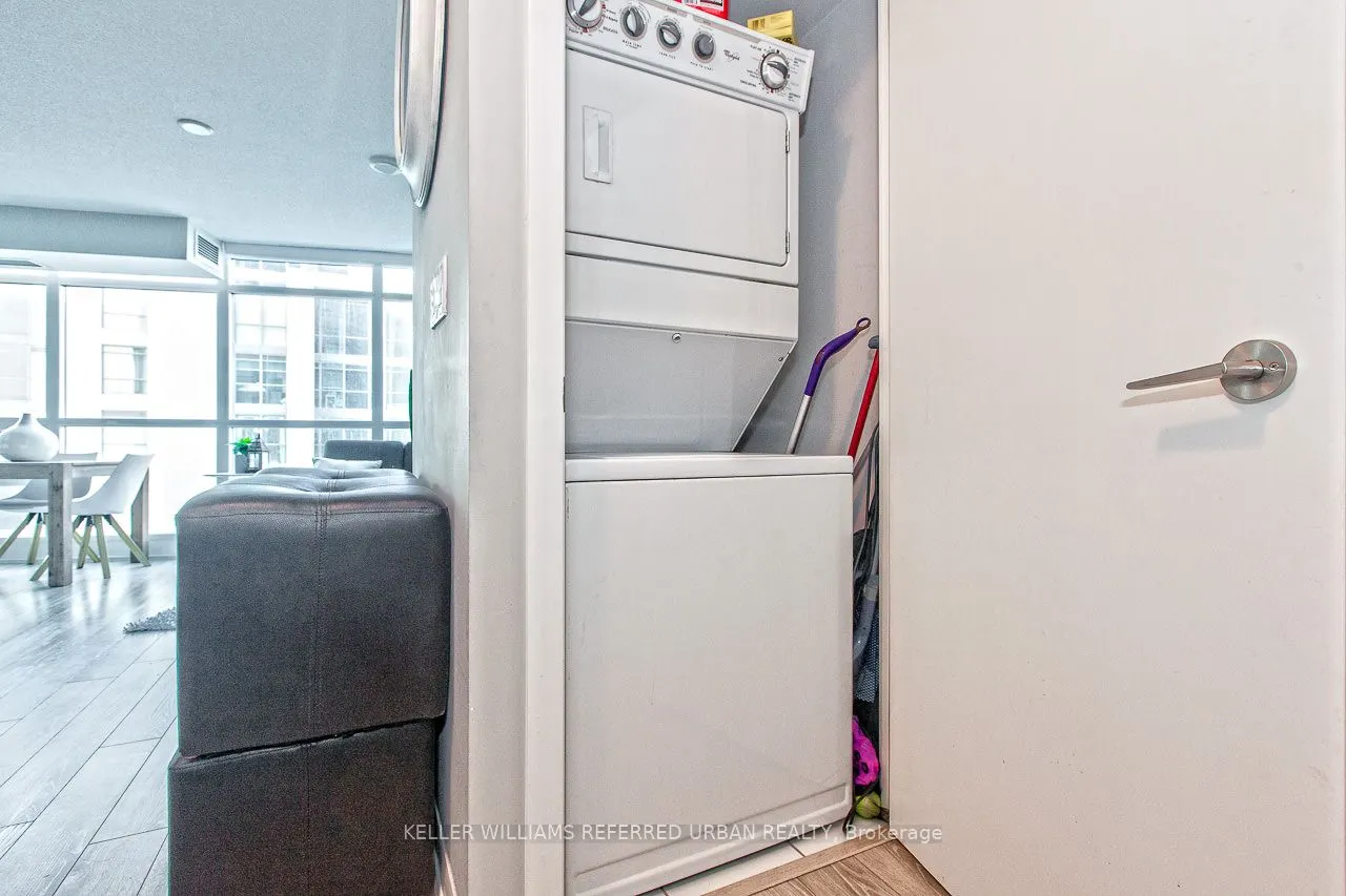 215 Fort York Boulevard #1411