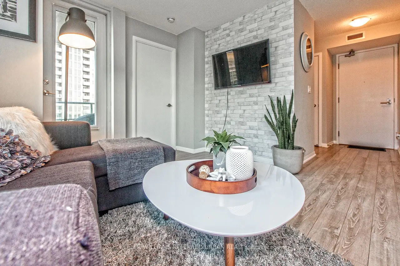 215 Fort York Boulevard #1411