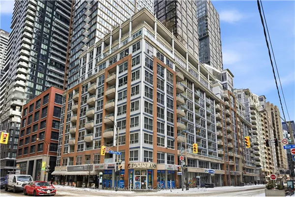 270 Wellington Street W #316