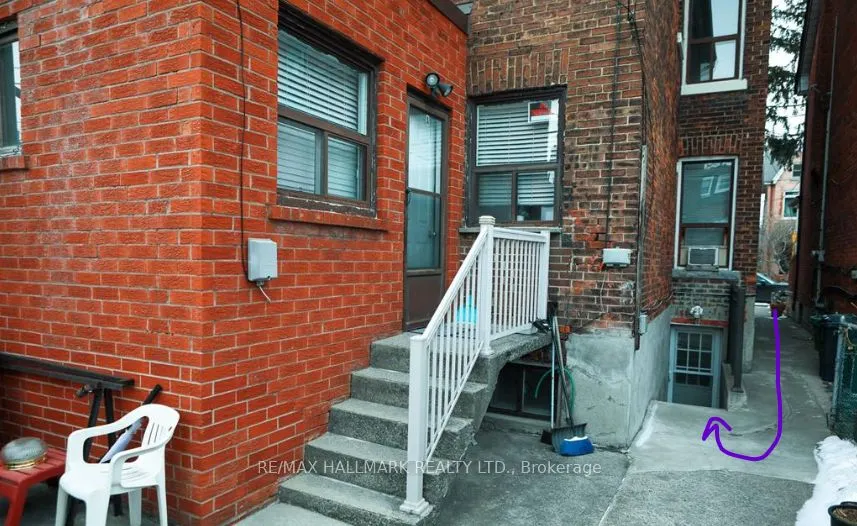 132 Grace Street #Lower