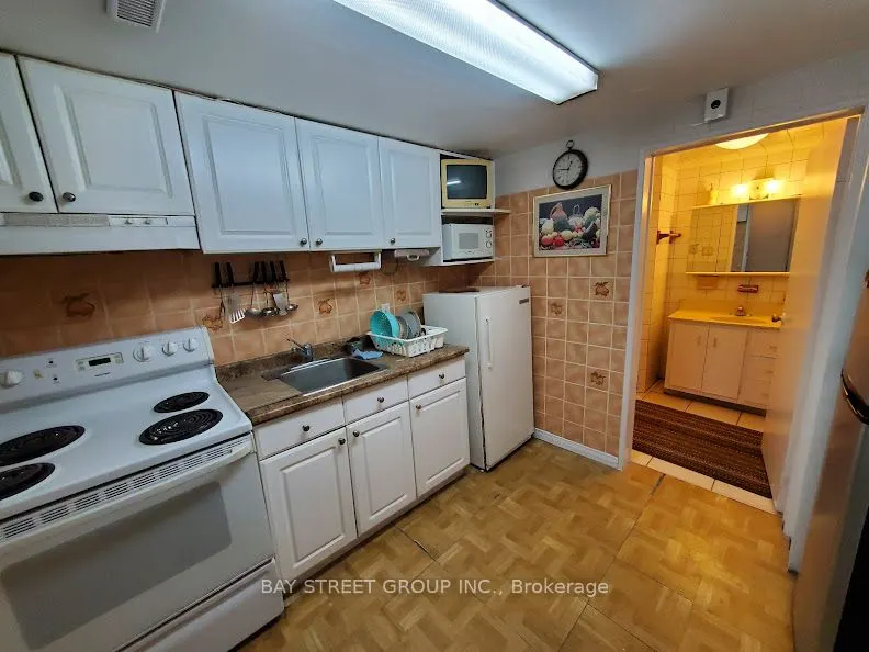 73 Regatta Crescent #Lower