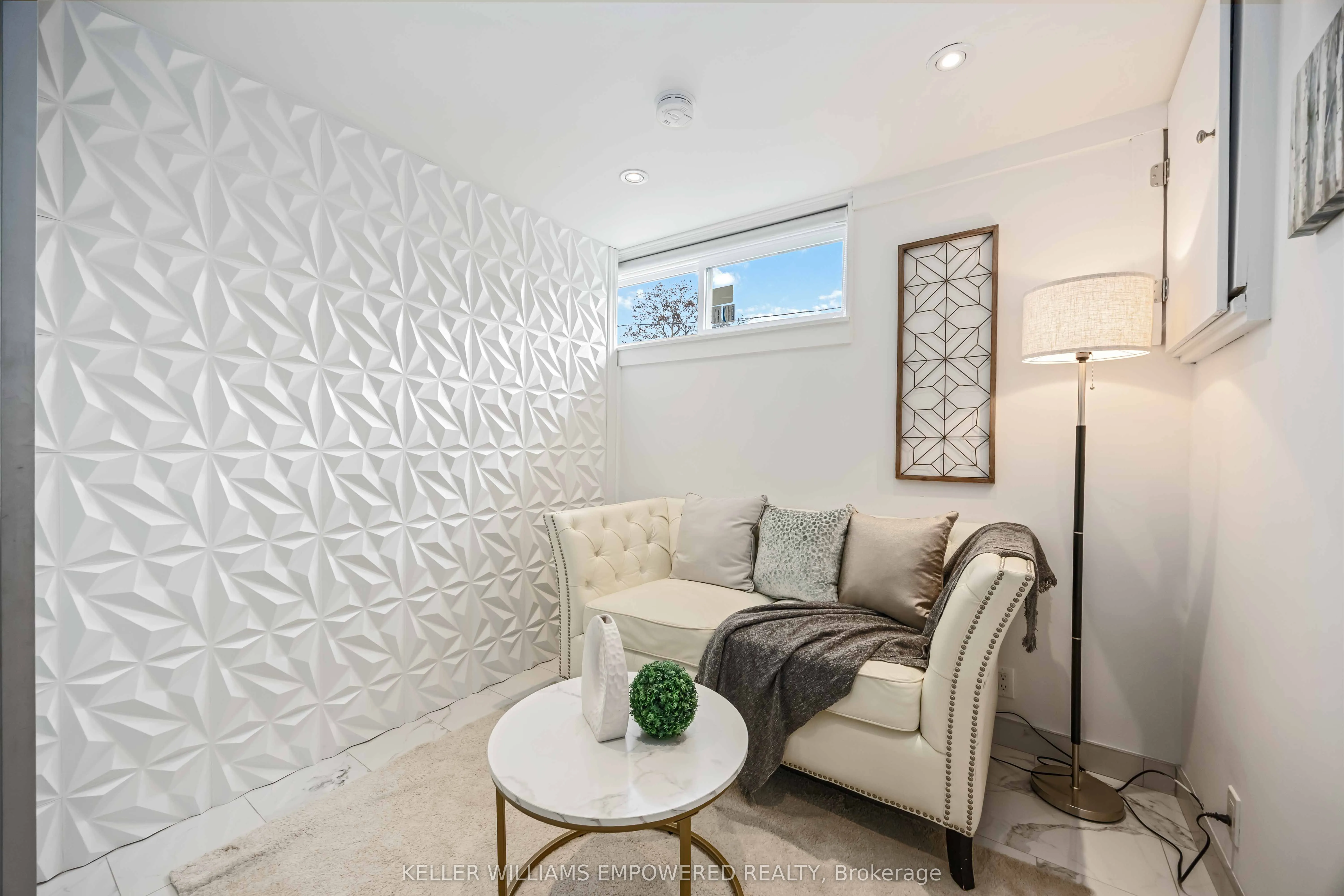 112 Kingslake Road