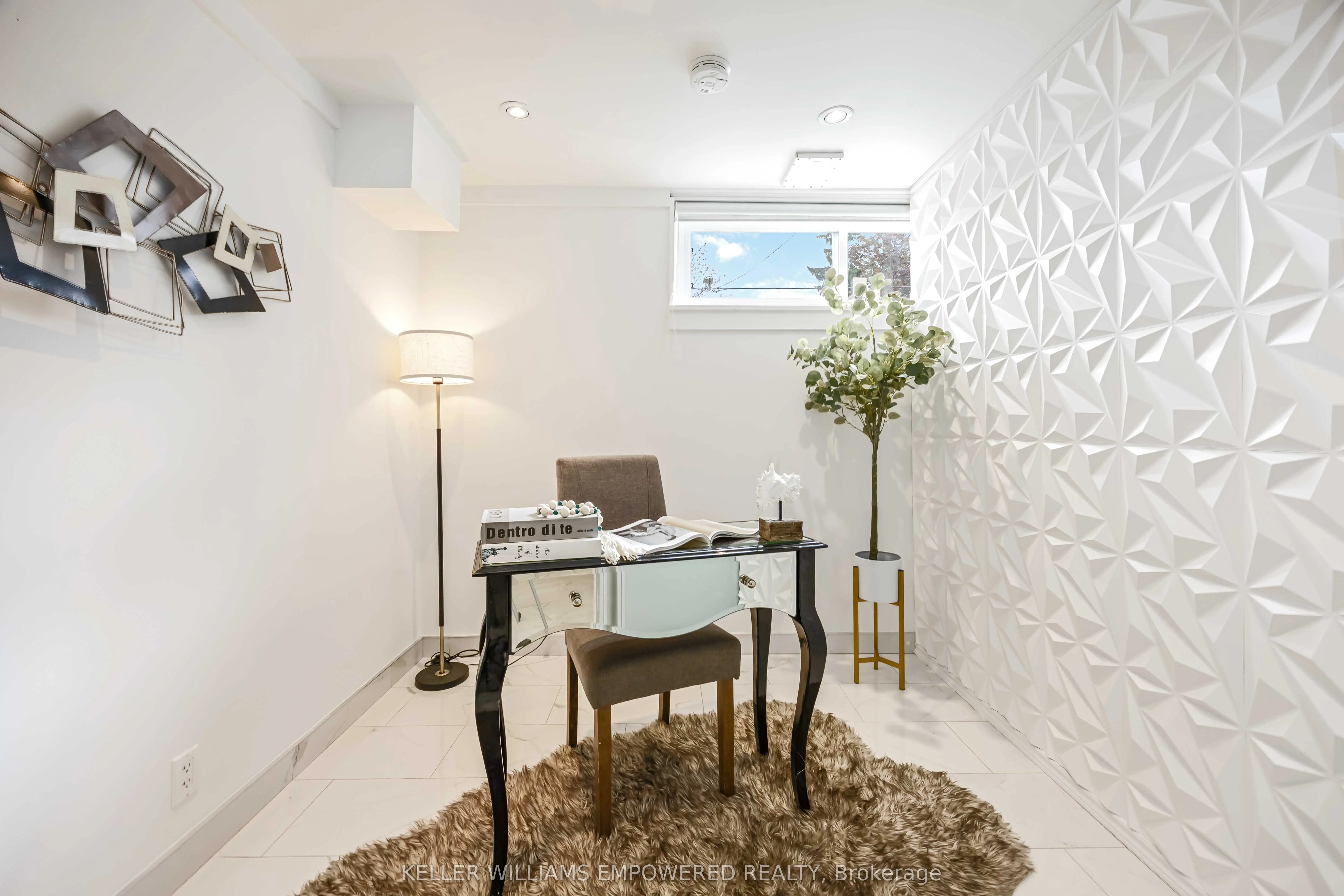 112 Kingslake Road