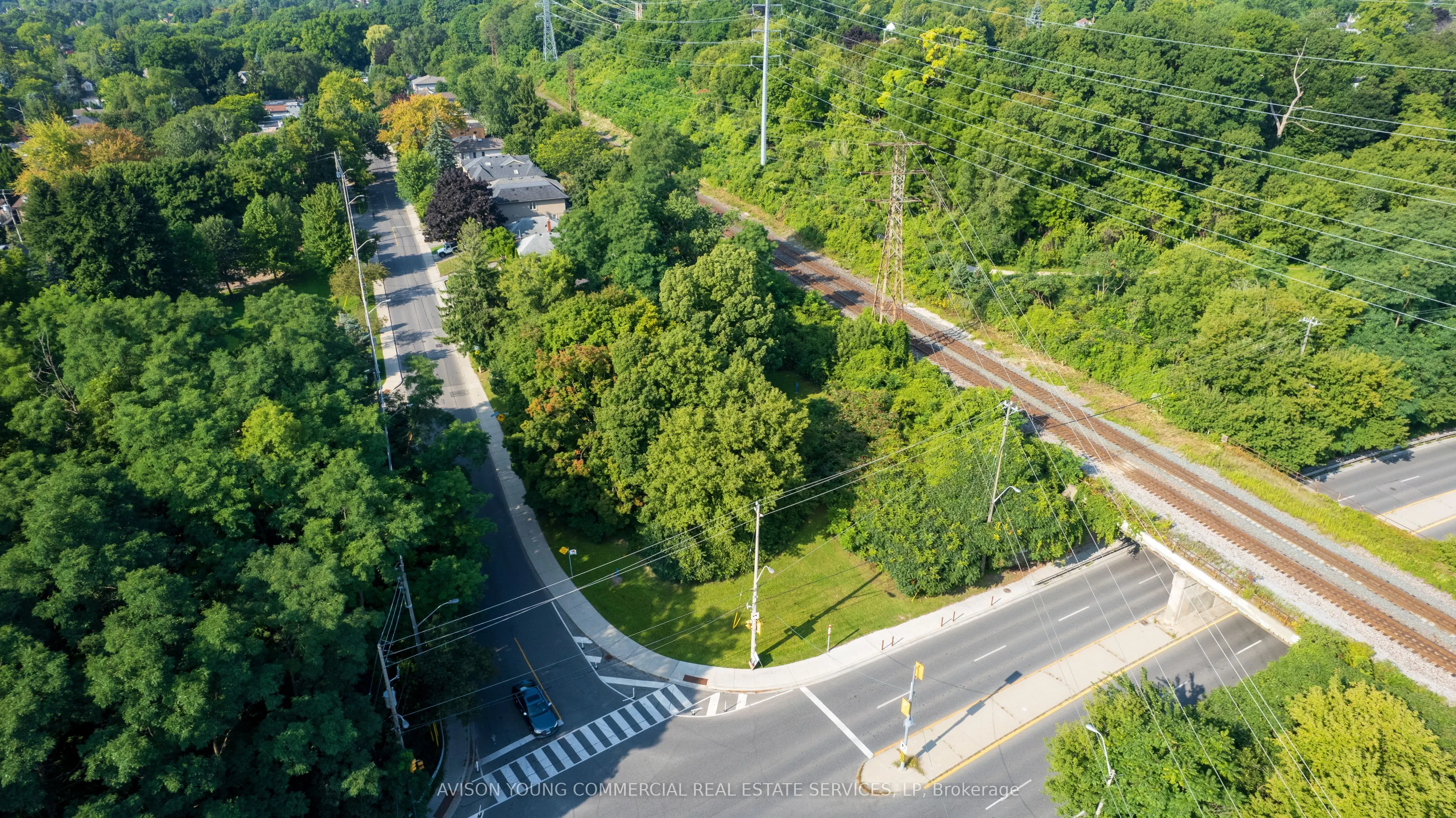 Bayview Ave & Nesbitt Dr Avenue