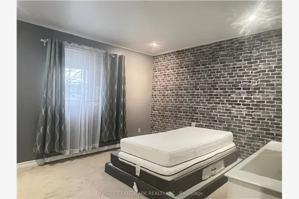 43 Courville Coachway Way #43