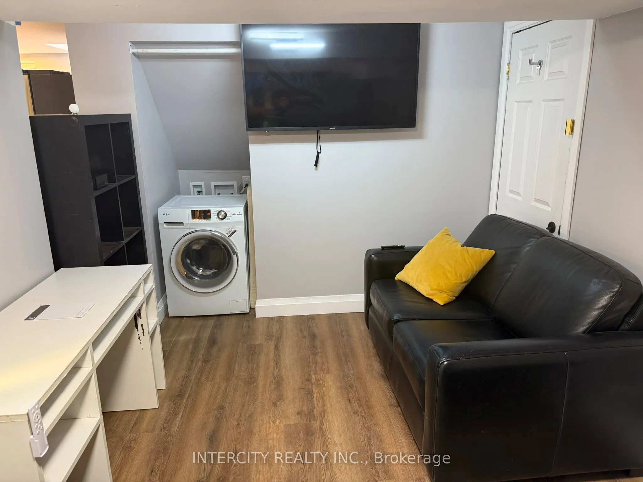 222 Combe Avenue #1