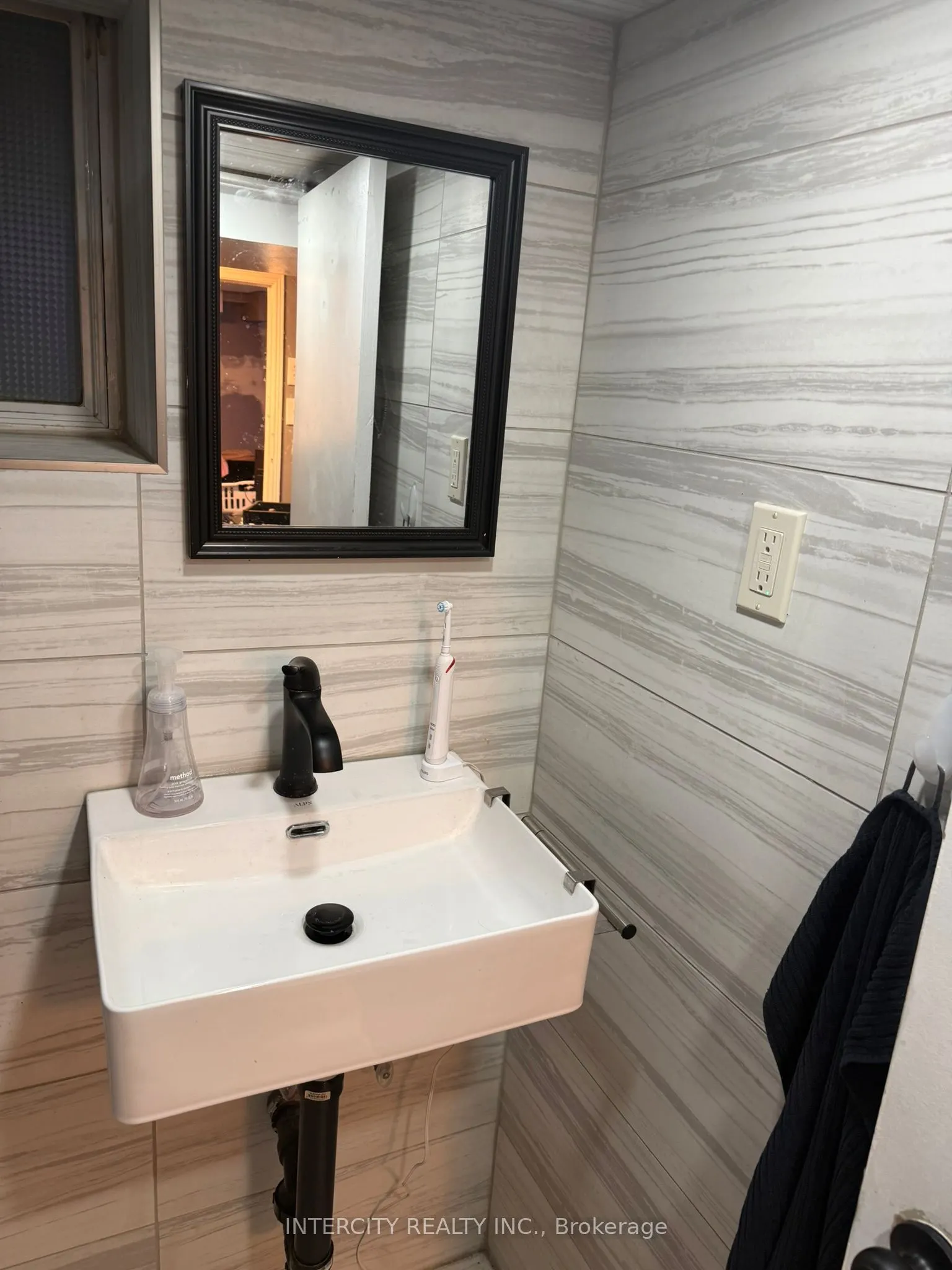 222 Combe Avenue #1