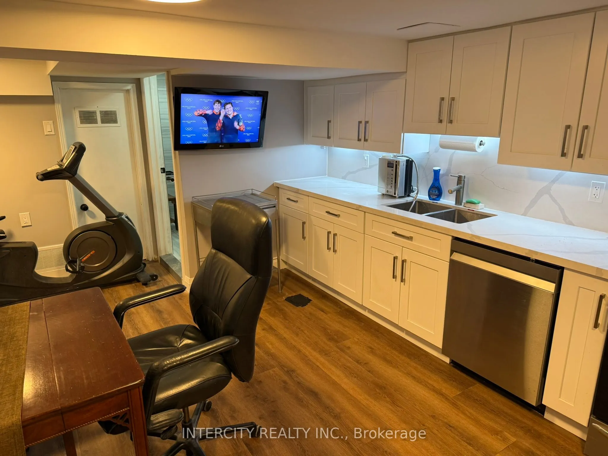 222 Combe Avenue #1