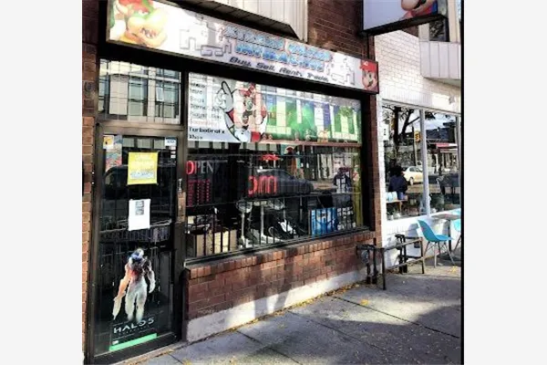 1539 Dundas Street W