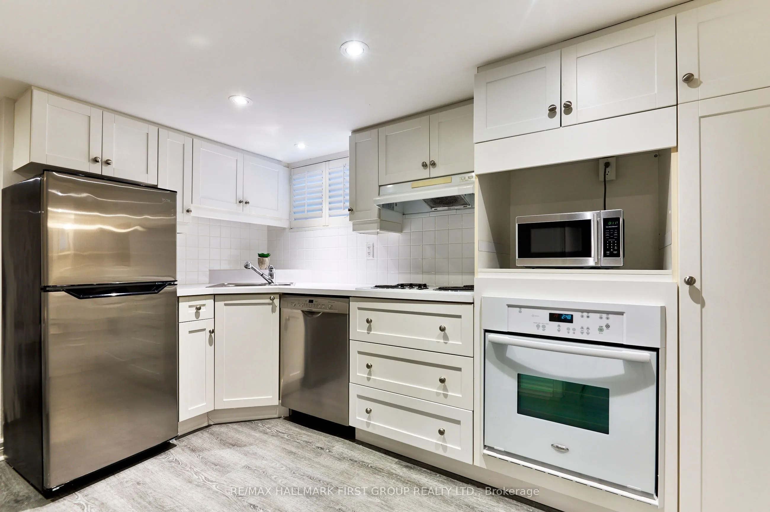 207 Bayview Heights Drive #Lower