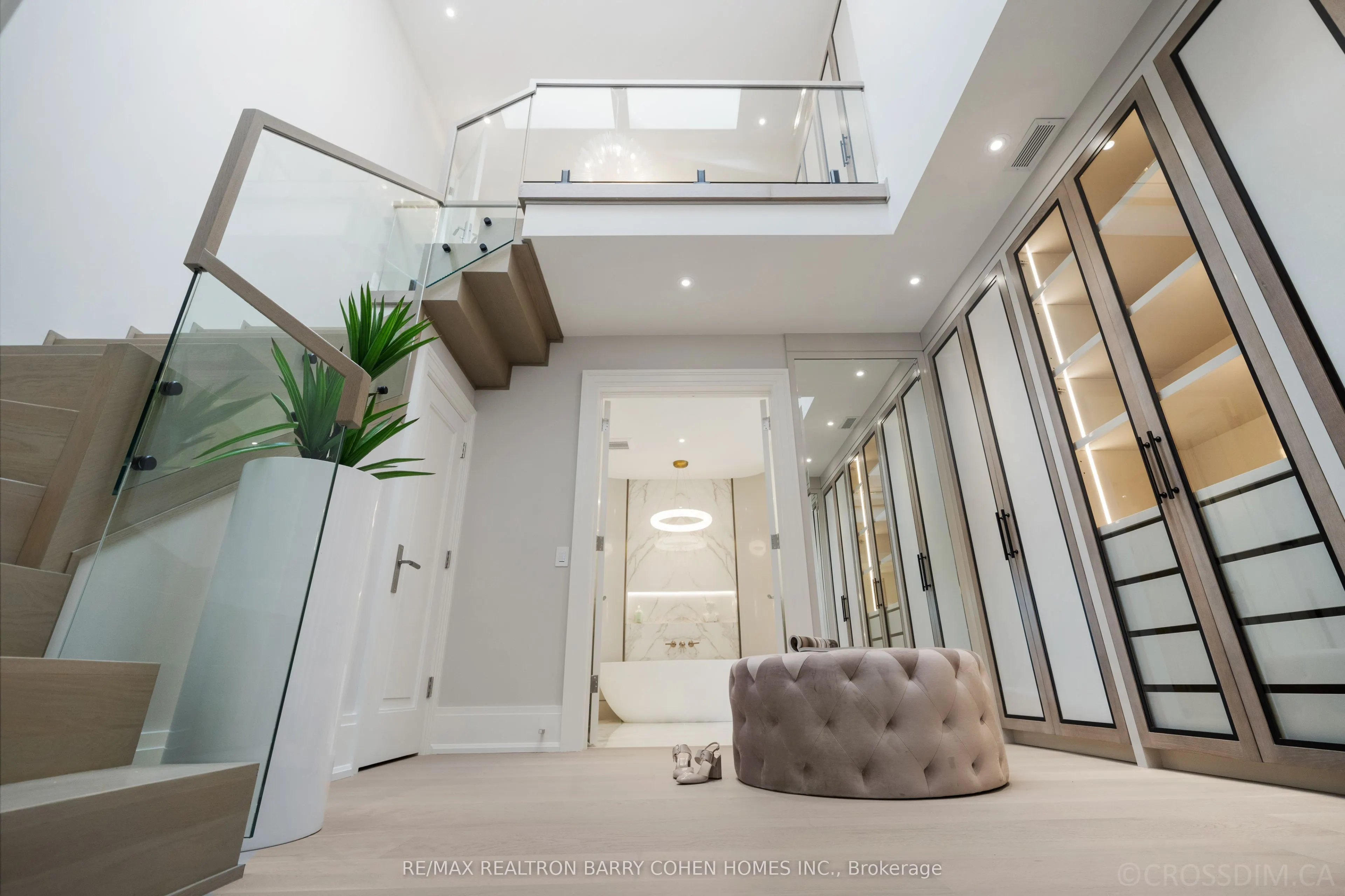 117 Yonge Boulevard