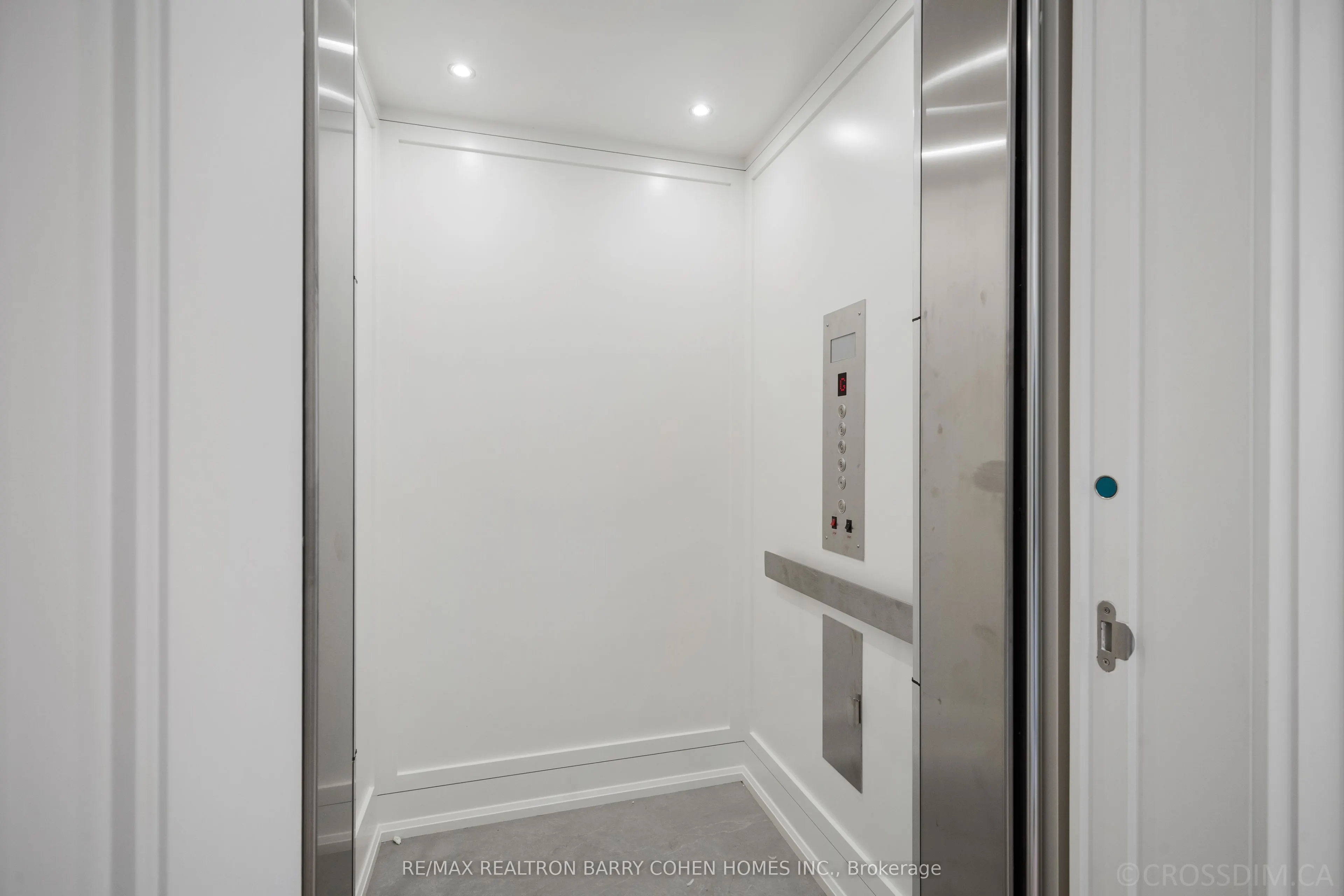 117 Yonge Boulevard