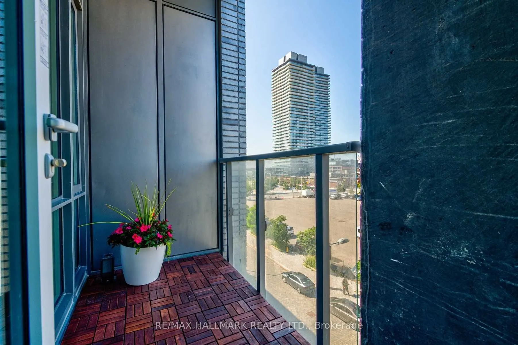 455 Front Street E #N416