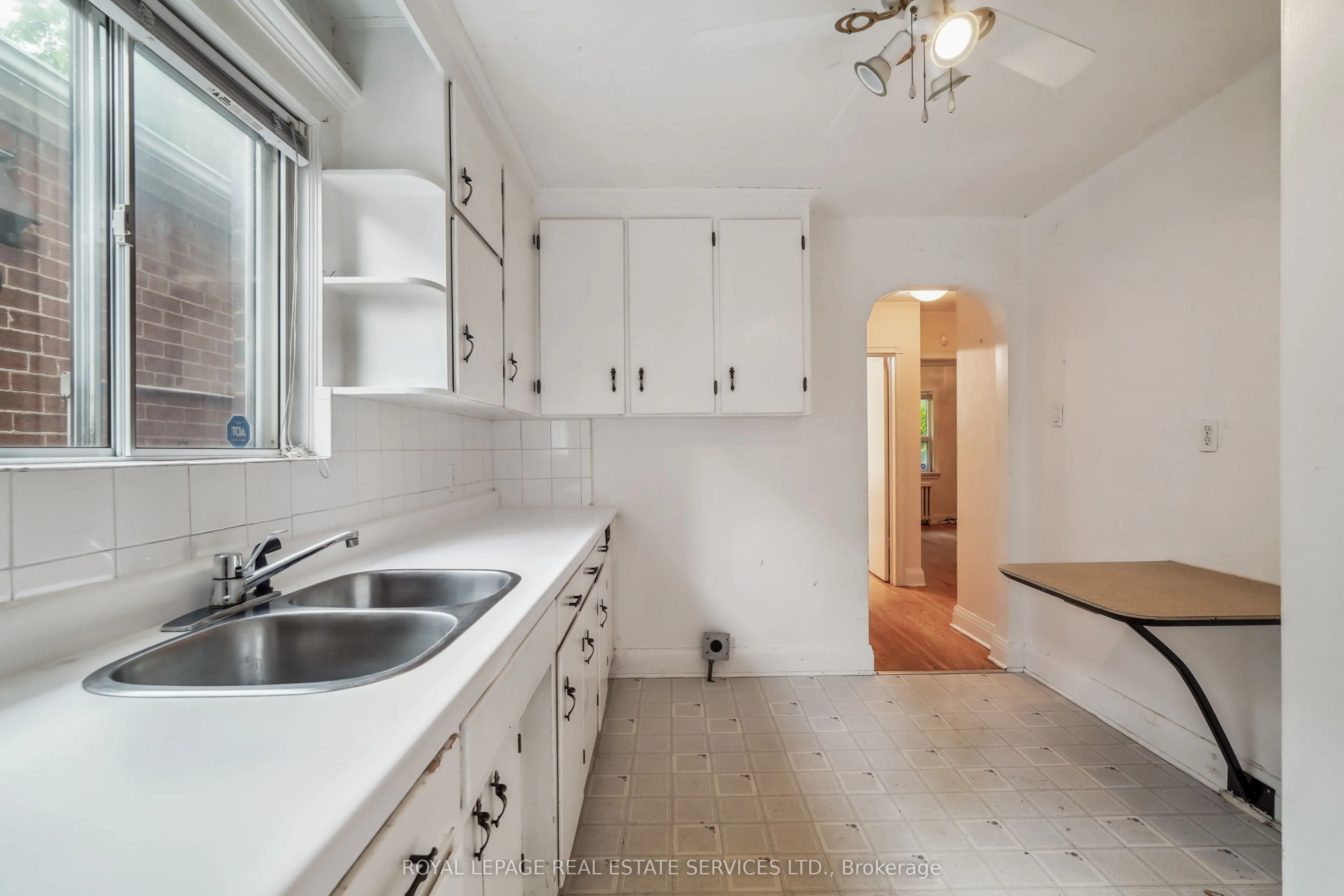 326 Lawrence Avenue W