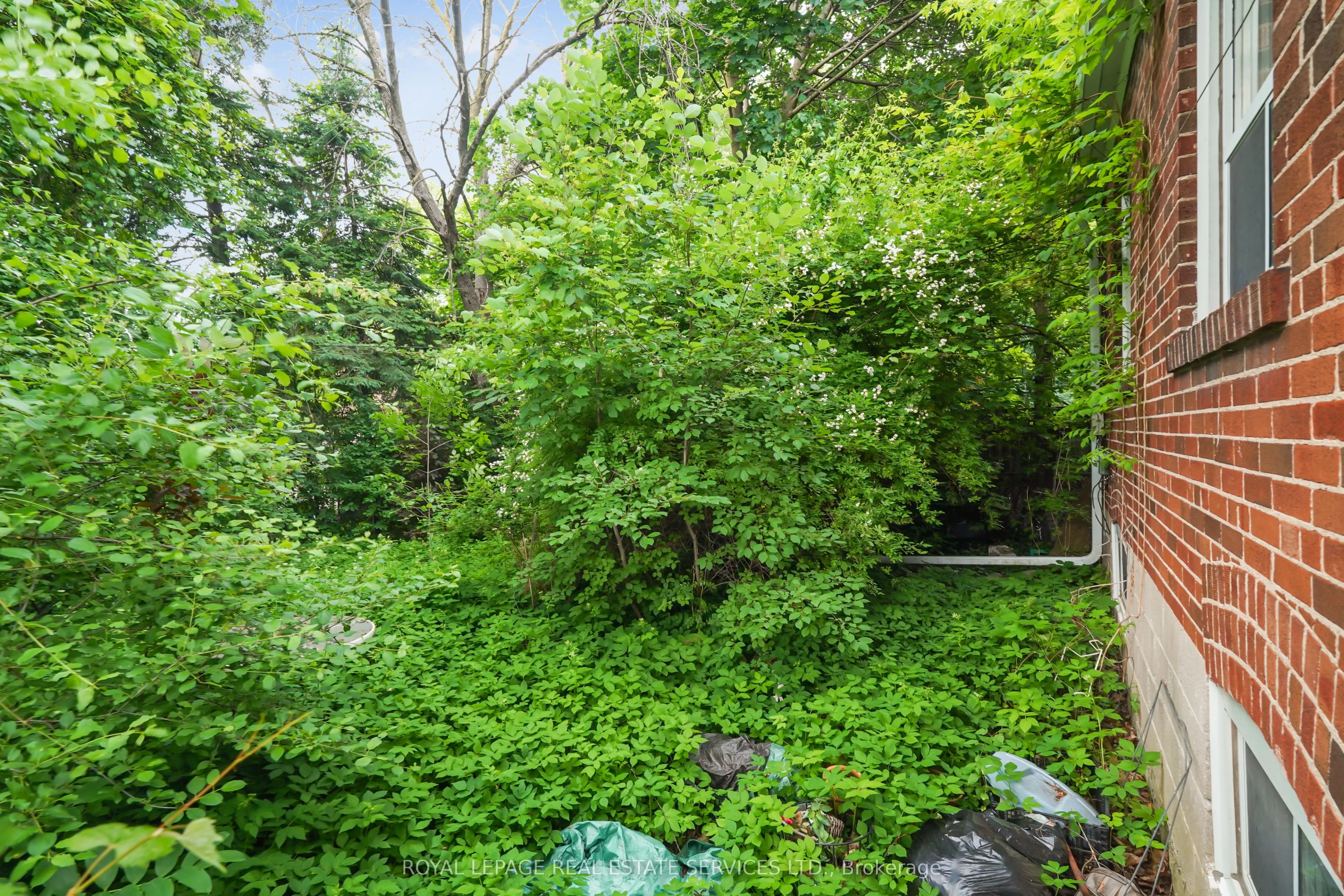 326 Lawrence Avenue W