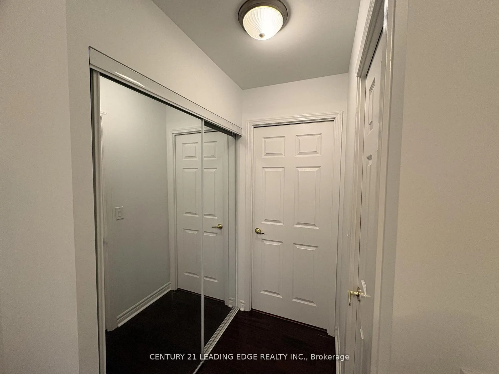 18 Kenaston Gardens #712