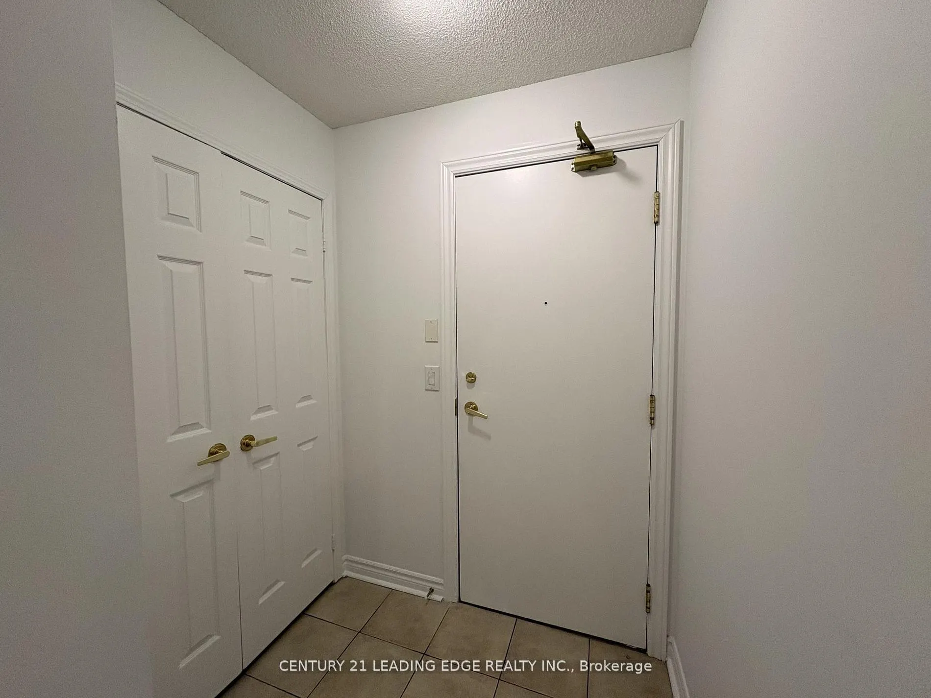 18 Kenaston Gardens #712