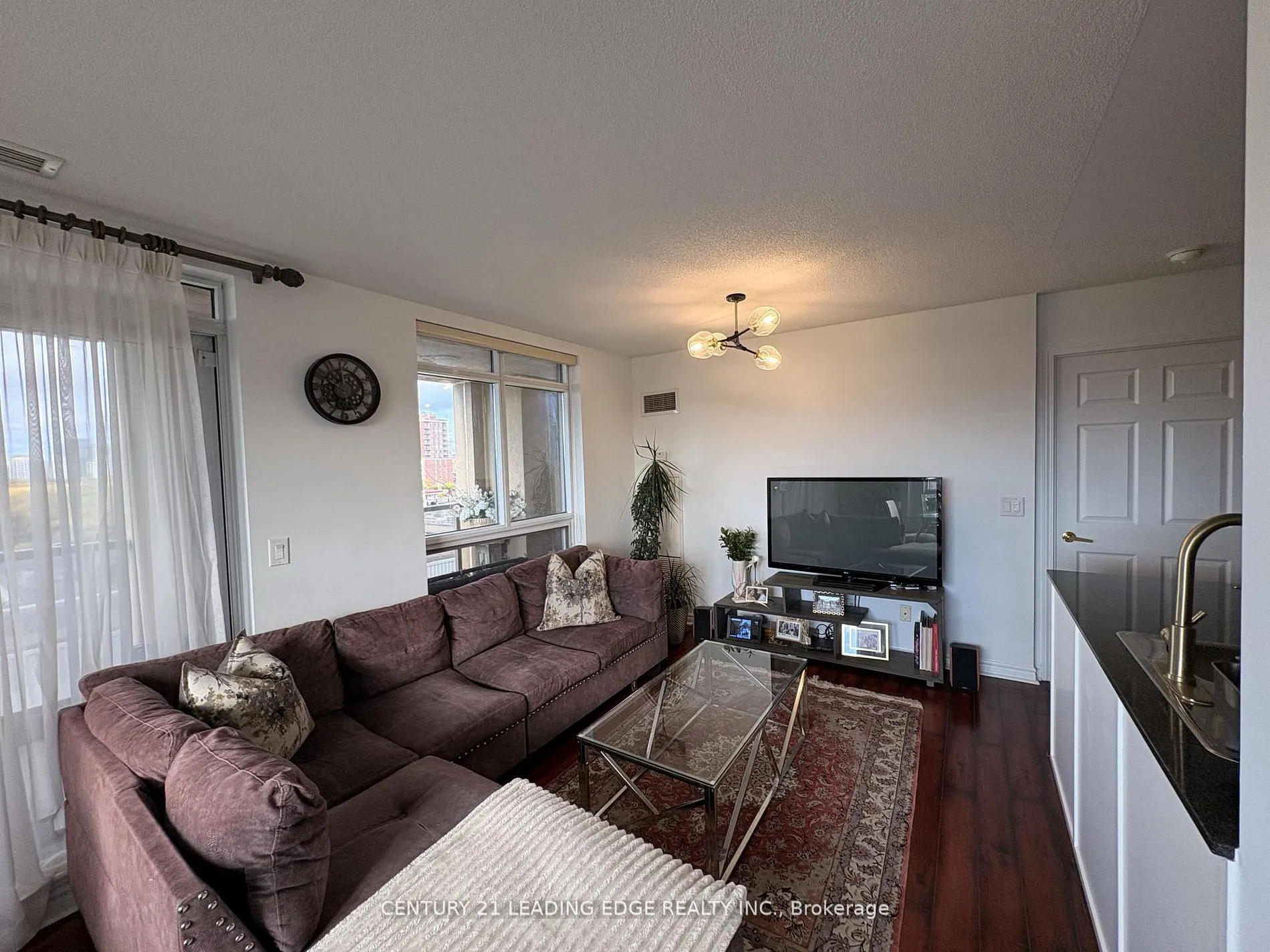 18 Kenaston Gardens #712