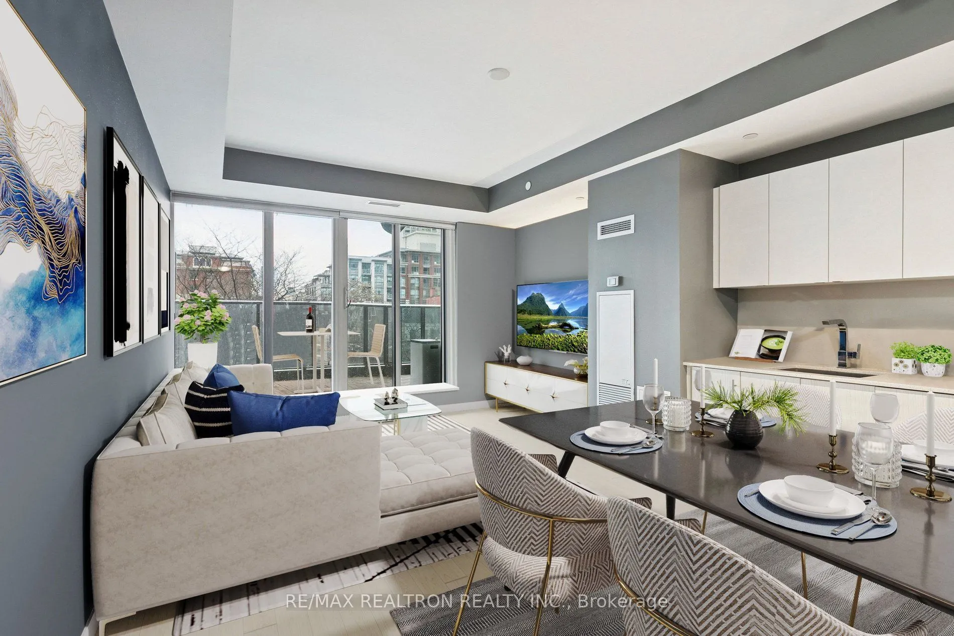 330 Richmond Street W #307