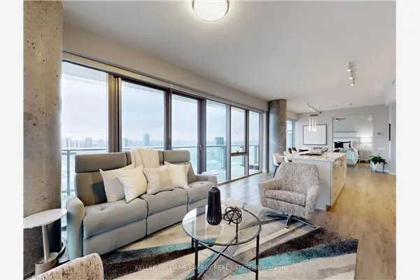 390 Cherry Street #2902