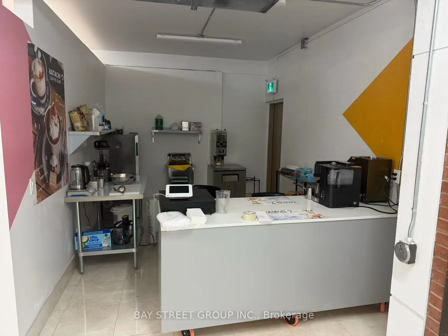 648 Spadina Avenue #1 or 5