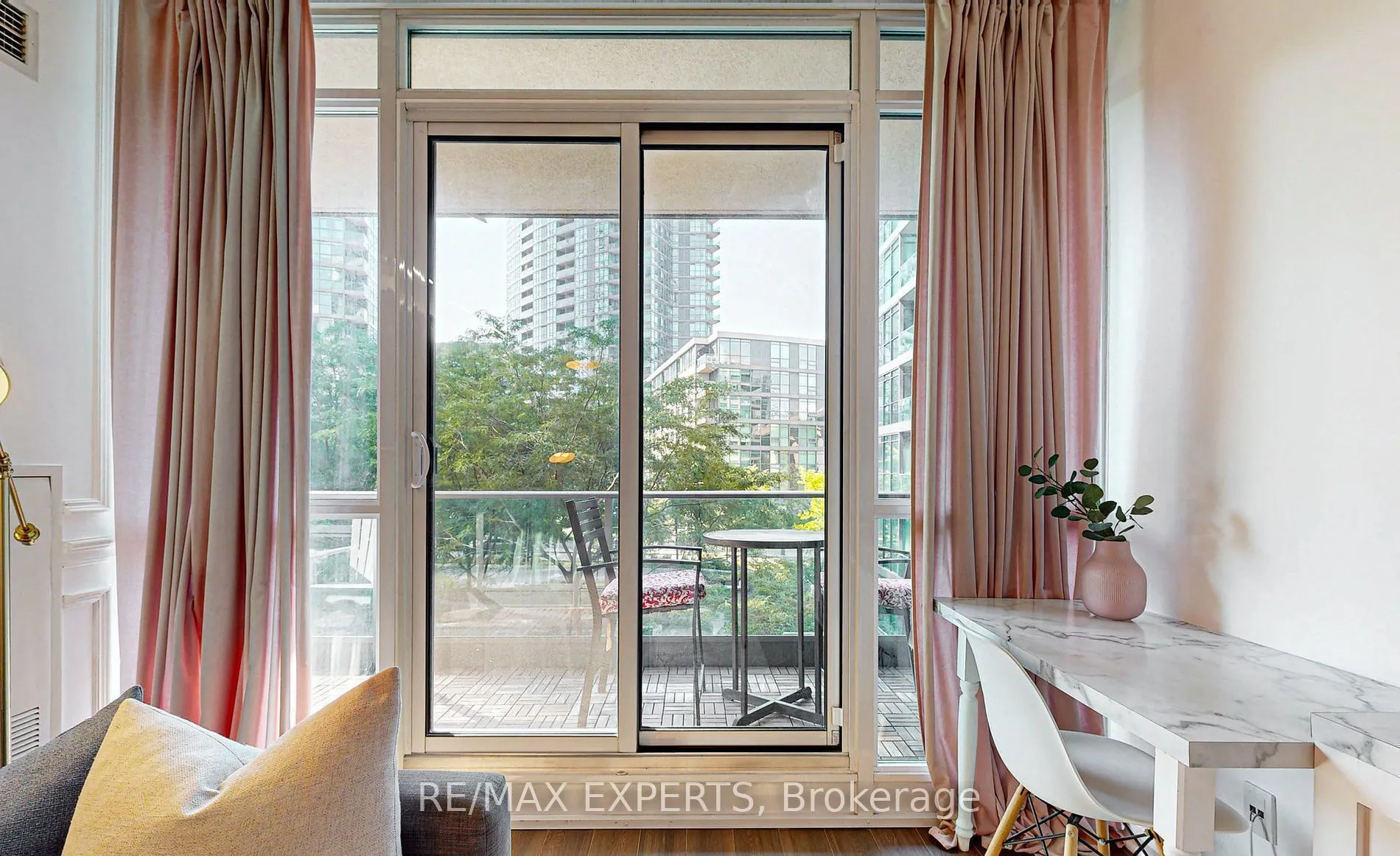 209 Fort York Boulevard #355