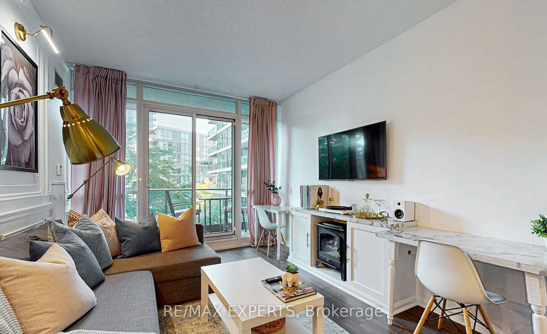 209 Fort York Boulevard #355